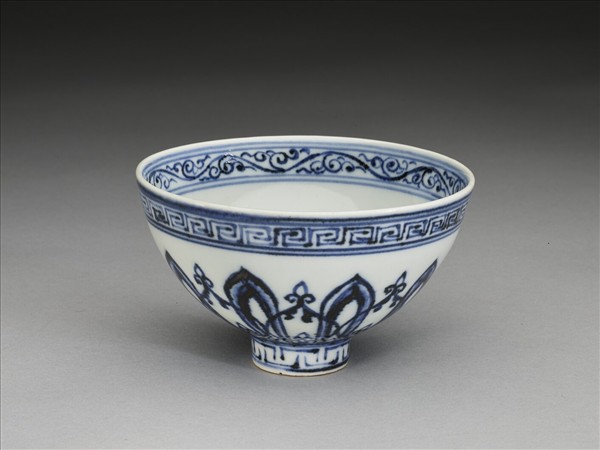 青花幾何花卉紋蓮子碗