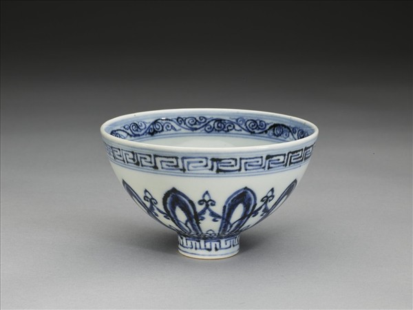 青花幾何花卉紋蓮子碗