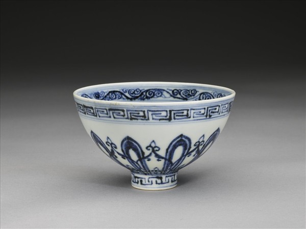 青花幾何花卉紋蓮子碗