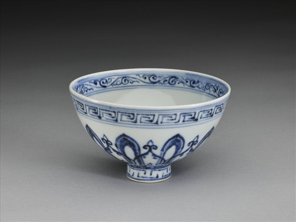 青花幾何花卉紋蓮子碗