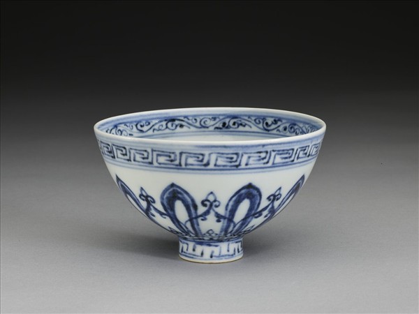 青花幾何花卉紋蓮子碗