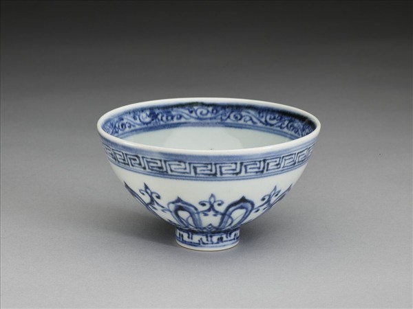 青花幾何花卉紋蓮子碗