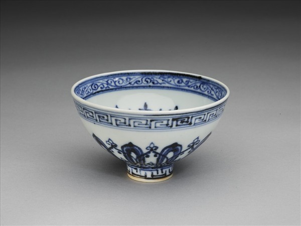 青花幾何花卉紋蓮子碗