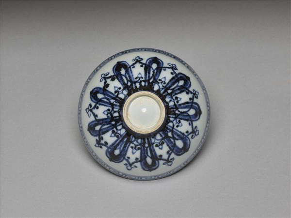 青花幾何花卉紋蓮子碗