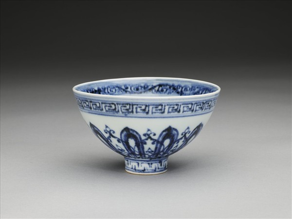青花幾何花卉紋蓮子碗