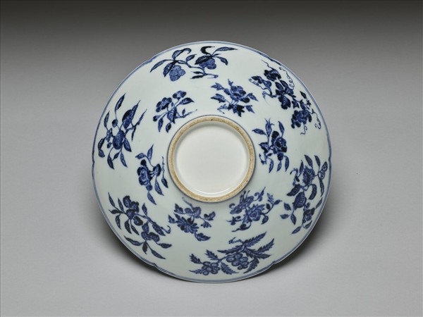 青花花果紋葵口碗