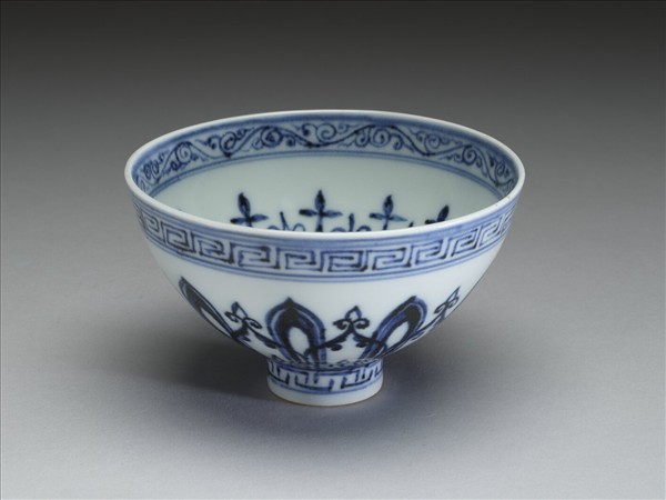 青花幾何花卉紋蓮子碗