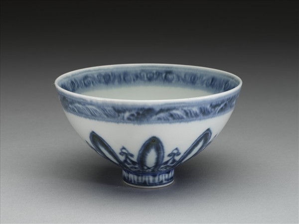 青花幾何花卉紋蓮子碗