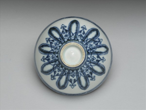 青花幾何花卉紋蓮子碗