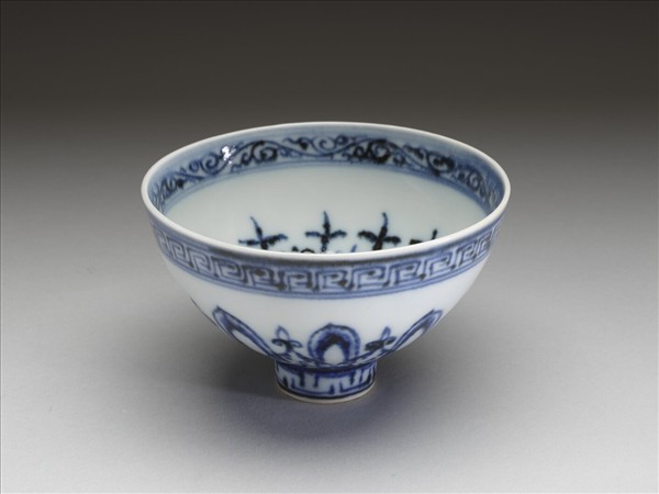 青花幾何花卉紋蓮子碗