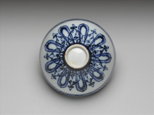 青花幾何花卉紋蓮子碗