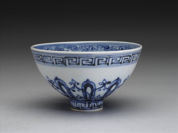 青花幾何花卉紋蓮子碗