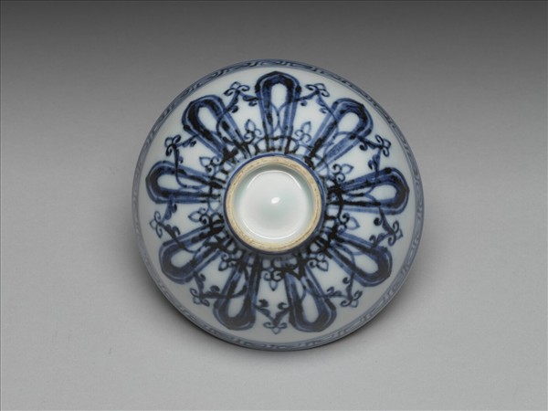 青花幾何花卉紋蓮子碗