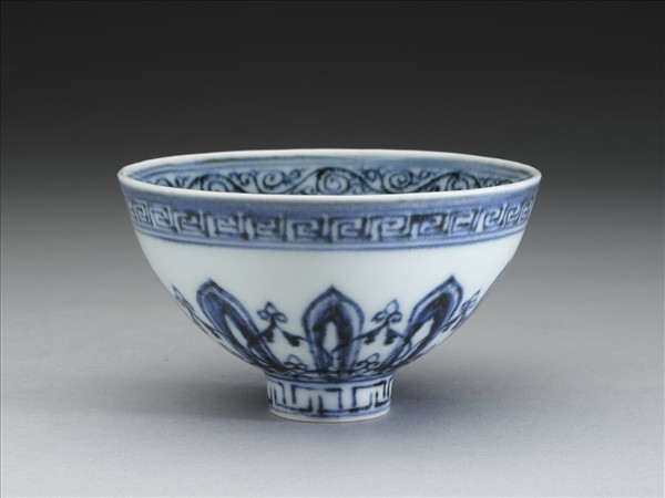 青花幾何花卉紋蓮子碗