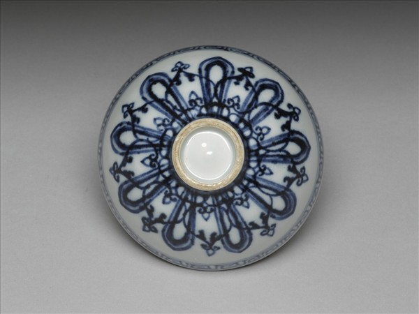 青花幾何花卉紋蓮子碗