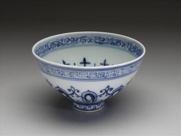 青花幾何花卉紋蓮子碗