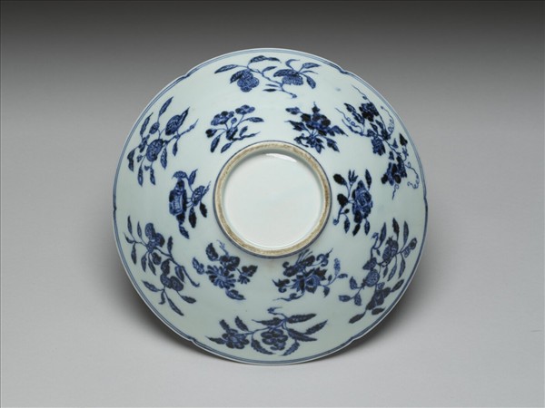 青花花果紋葵口碗