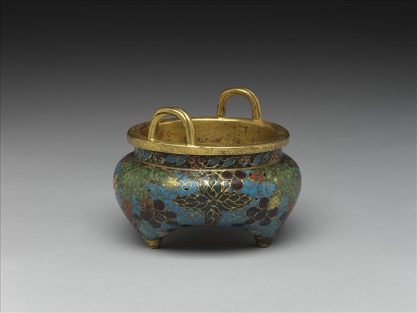 掐絲琺瑯葡萄紋爐