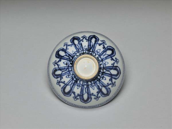 青花幾何花卉紋蓮子碗