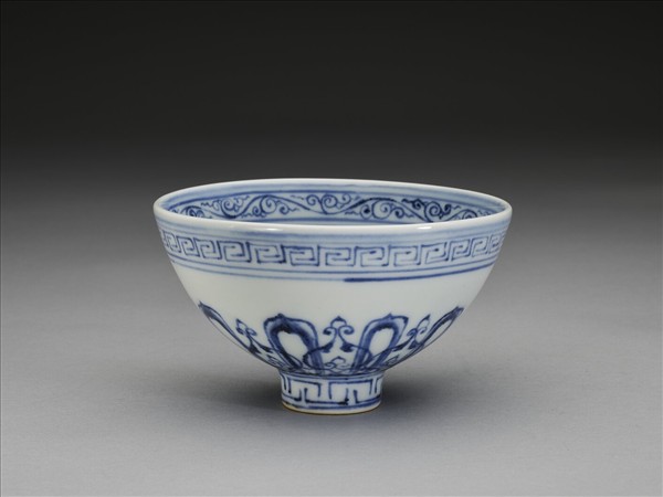 青花幾何花卉紋蓮子碗