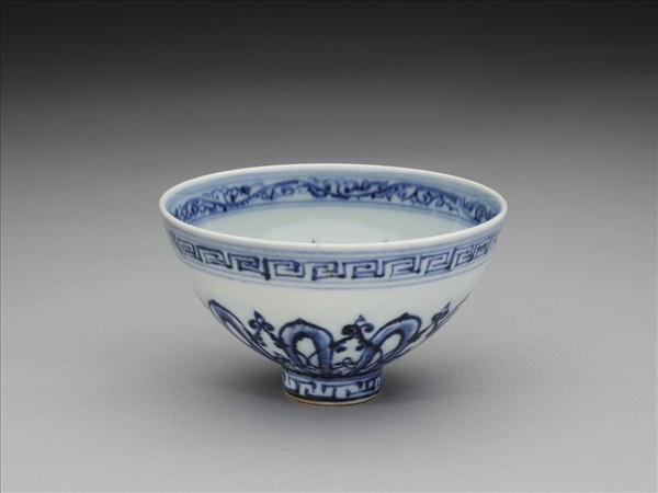 青花幾何花卉紋蓮子碗