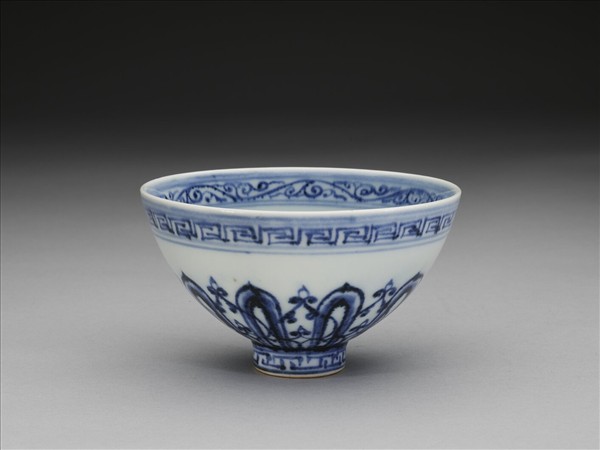 青花幾何花卉紋蓮子碗