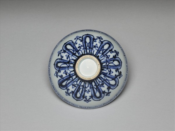 青花幾何花卉紋蓮子碗