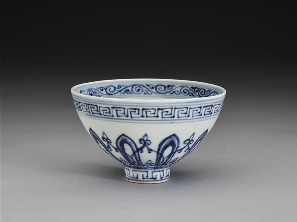 青花幾何花卉紋蓮子碗