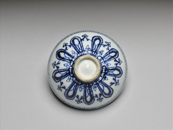 青花幾何花卉紋蓮子碗