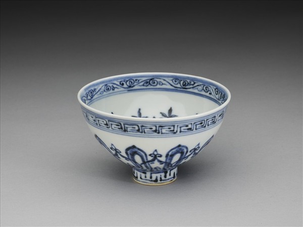 青花幾何花卉紋蓮子碗