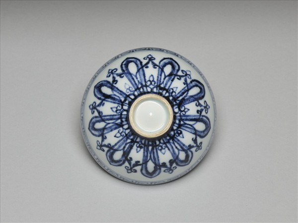 青花幾何花卉紋蓮子碗
