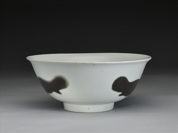 釉裡紅三魚紋碗