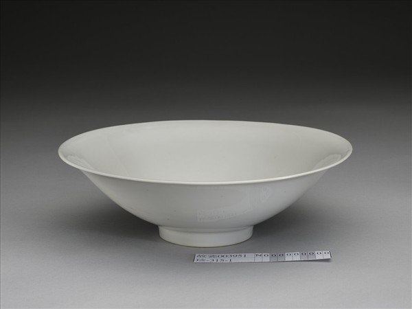 甜白釉碗