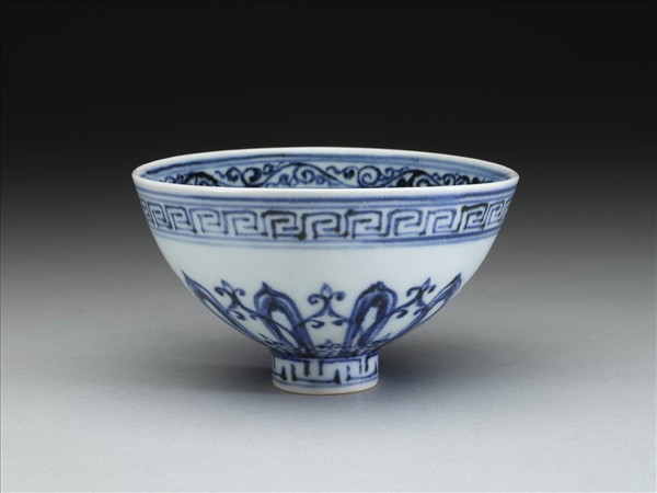 青花幾何花卉紋蓮子碗