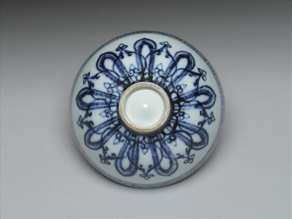 青花幾何花卉紋蓮子碗