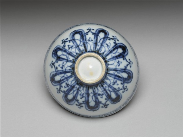 青花幾何花卉紋蓮子碗
