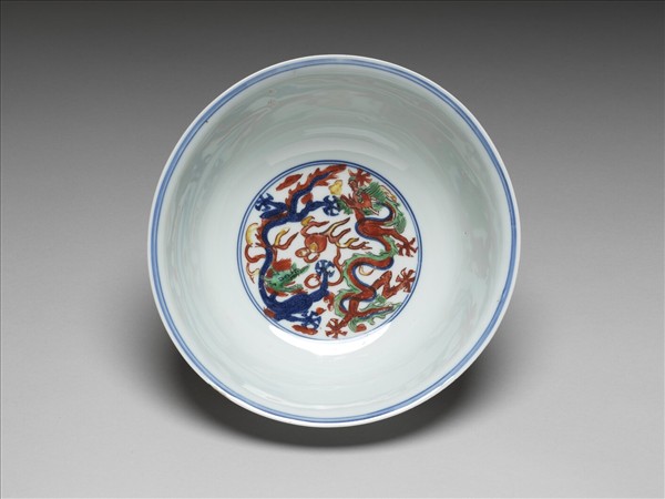 五彩博古花卉紋碗