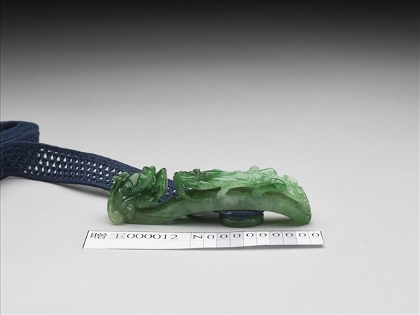 翡翠龍紋帶鉤