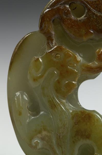 雙螭紋海棠式玉環