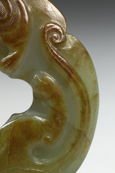 雙螭紋海棠式玉環