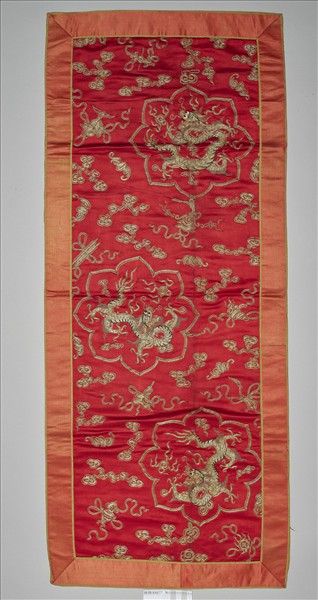 繡金線龍紋椅披