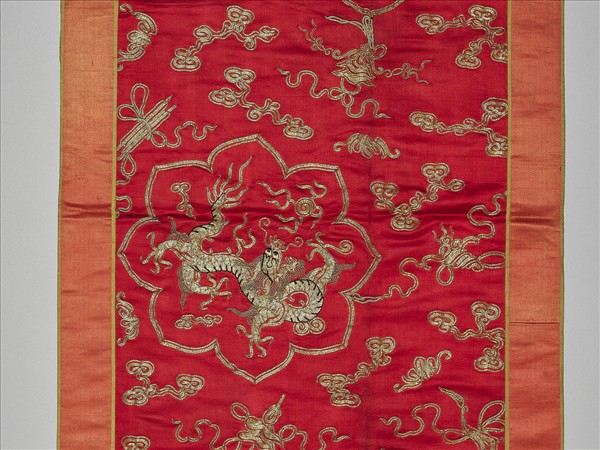 繡金線龍紋椅披