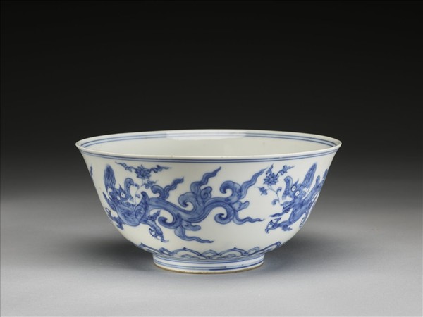 青花夔龍紋碗