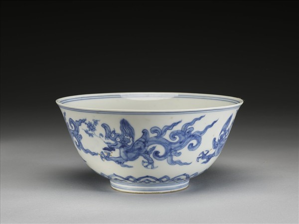 青花夔龍紋碗
