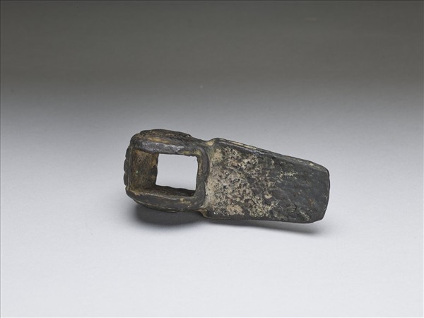 鄂爾多斯青銅斧