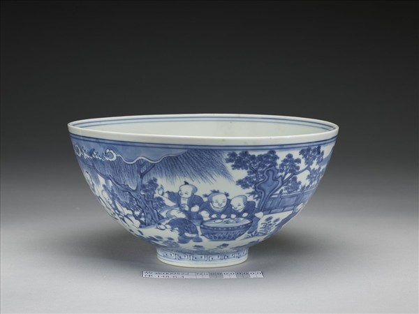 青花嬰戲圖碗