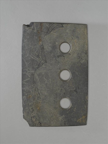 三孔石刀