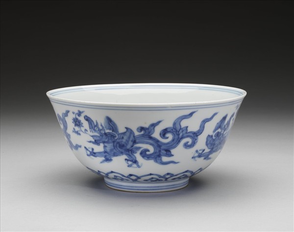 青花夔龍紋碗