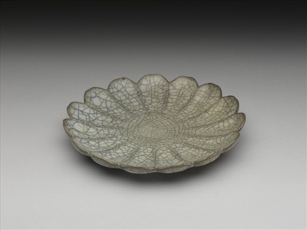 青瓷蓮花式碟