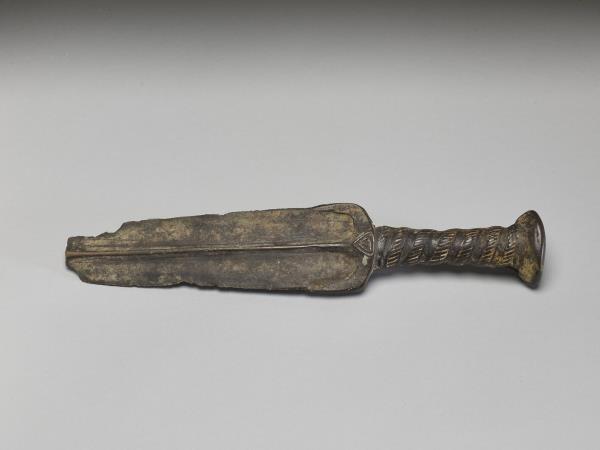 鄂爾多斯青銅劍